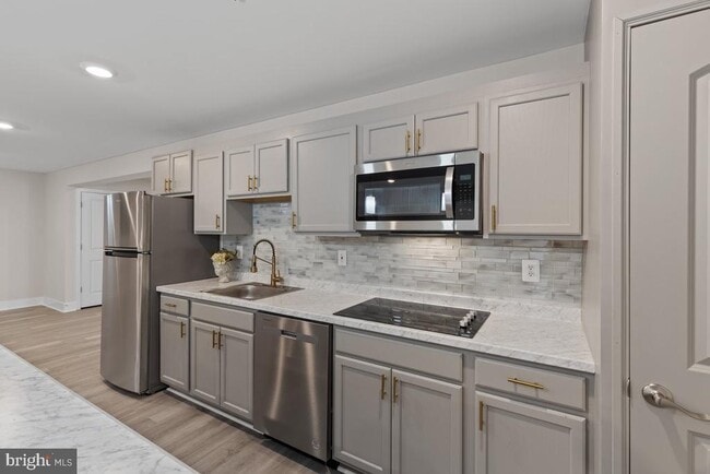 Building Photo - 5684 Lewis Carroll Dr