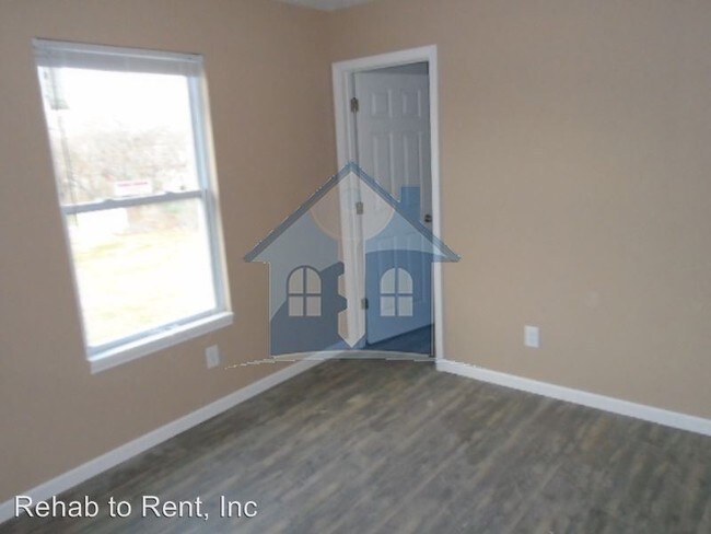 Building Photo - 4 br, 2.5 bath House - 416 Sycamore Road,