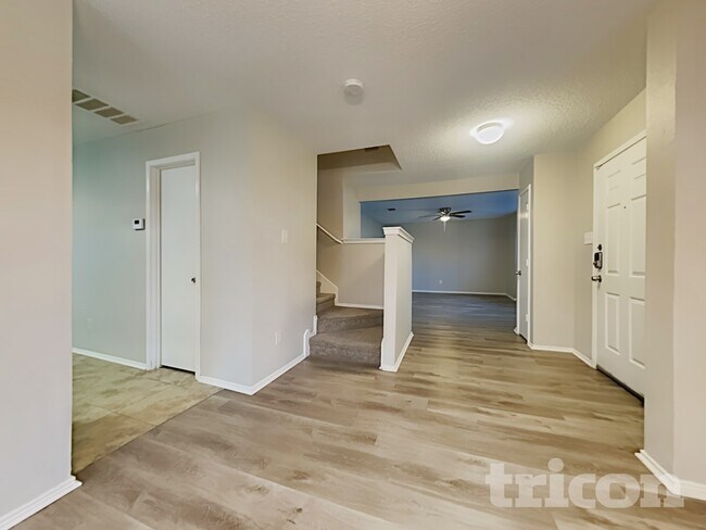 Building Photo - 1113 Beeblossom Dr