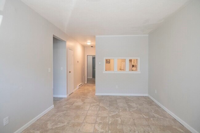 Building Photo - 5 Beaver Park Rd