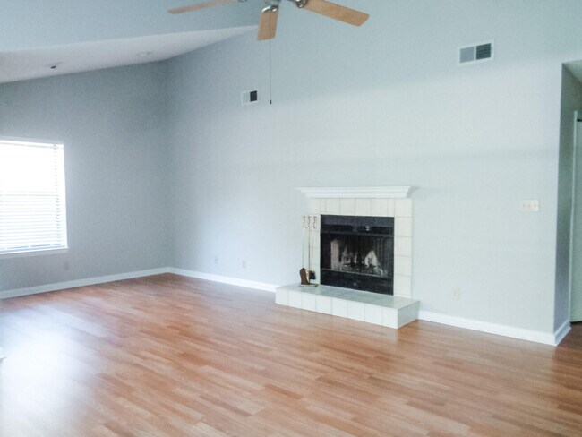 Foto del edificio - 228 Louisiana Ave