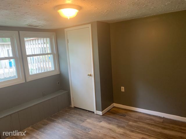Building Photo - 3 br, 2 bath House - 803 Elmwood St