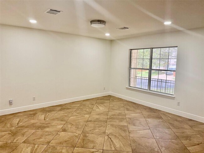 Foto del edificio - 11210 Kingsgate Dr