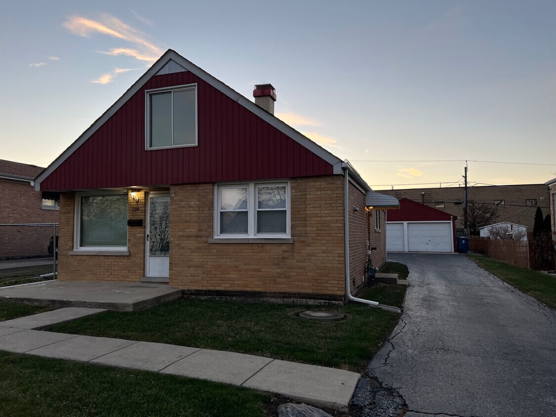 Primary Photo - 136 S Iowa Ave