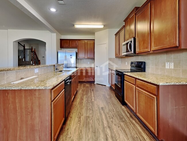Building Photo - 8024 Plateau Dr