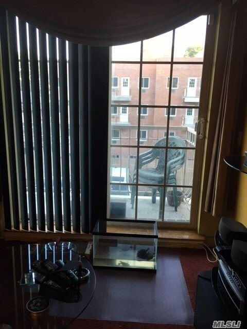 Foto del edificio - 90-20-90-55 55th Ave