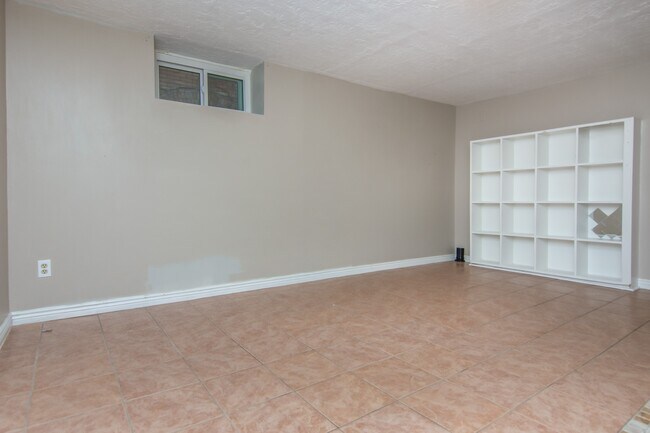 Building Photo - 866 S 1100 E