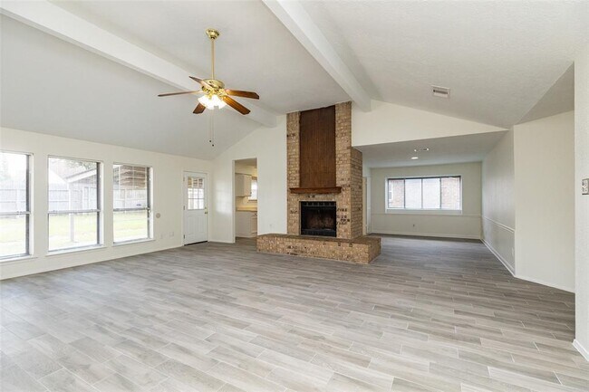 Foto del edificio - 16915 Barkentine Ln