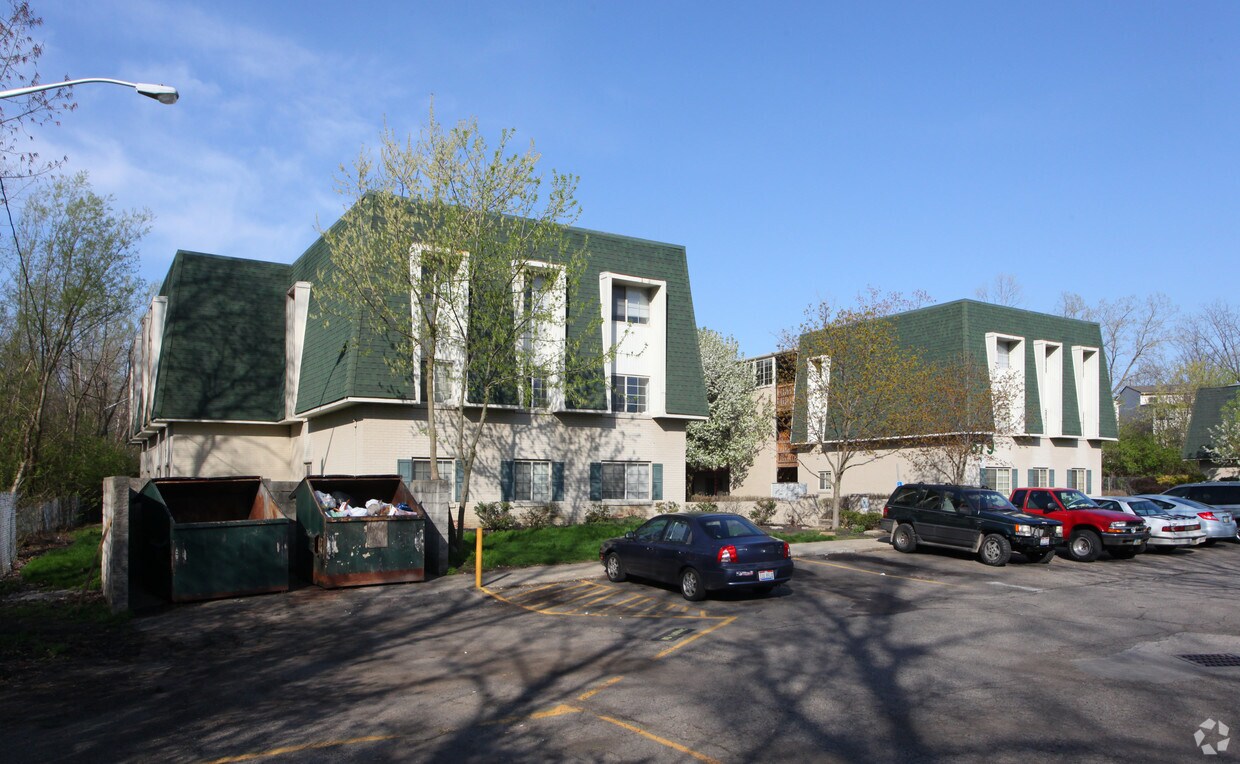 Foto del edificio - Brittany Hills Apartments