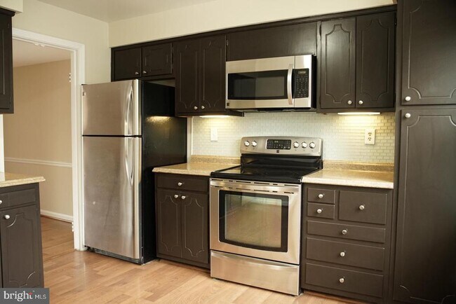 Foto del edificio - 9105 Suede Ct