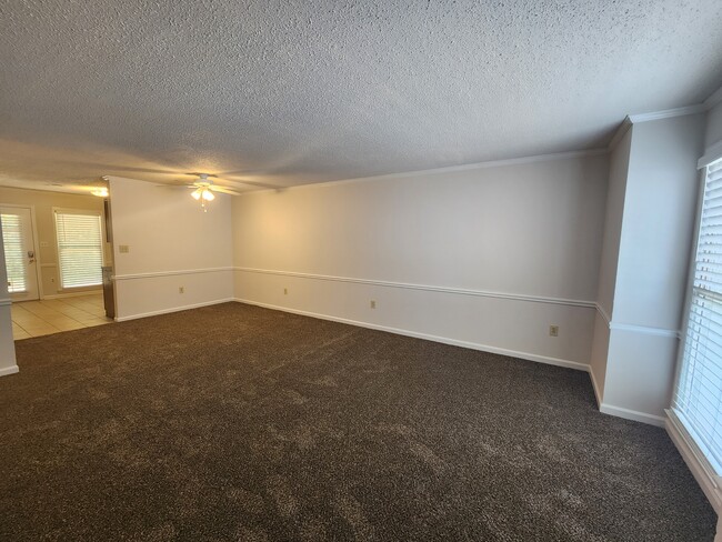 Building Photo - 1515 S Lumpkin St
