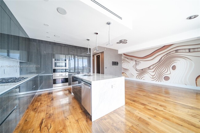 Foto del edificio - 3250 NE 188th St