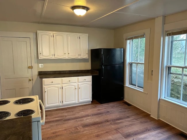 Building Photo - 51 Jackson St