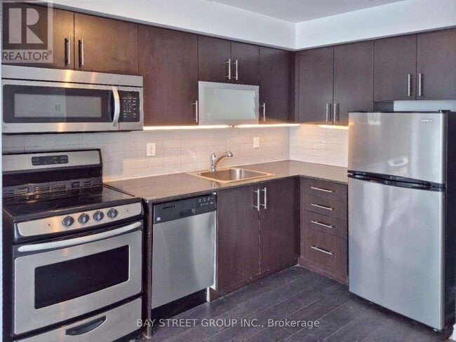 Photo du bâtiment - 50 Town Centre Court