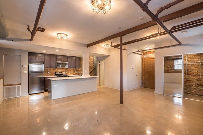 Foto del edificio - 725 W Barry Ave