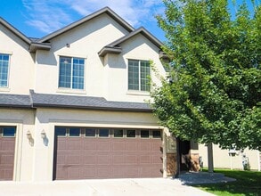 Building Photo - 586 S 420 E