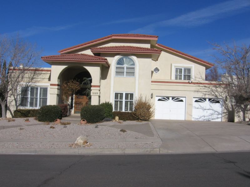 Primary Photo - 1225 Sierra Larga Dr NE
