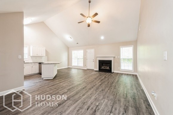 Building Photo - NOW AVAILABLE! 4420 Gladwood Ln, Charlotte...
