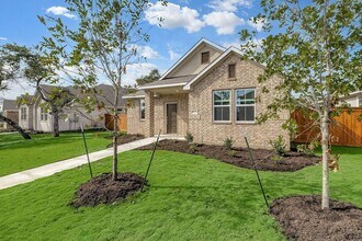 Building Photo - 2725 Stone Branch Dr