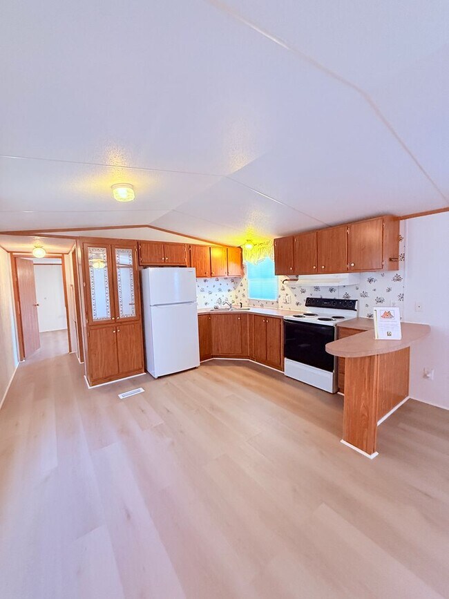 Foto del edificio - Single Wide Home 5 minutes to Wrightsville Beach and UNCW 2 bedroom with deck