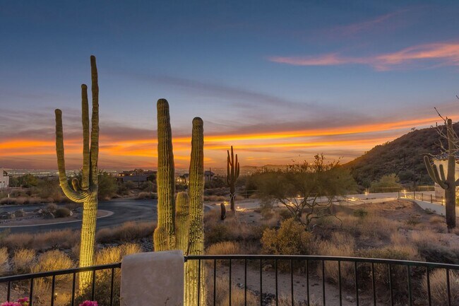 Foto del edificio - Stunning Custom Mediterranean Estate with ...
