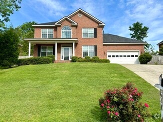 Building Photo - 621 Surrey Ln