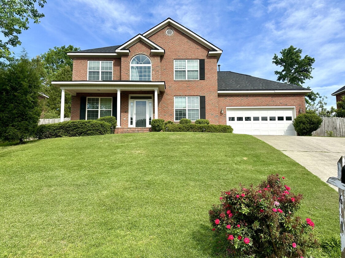 Primary Photo - 621 Surrey Ln