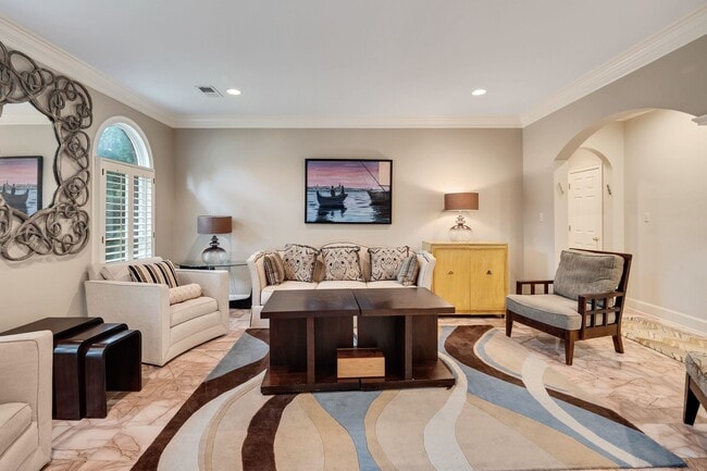 Building Photo - 415 S Yates Rd