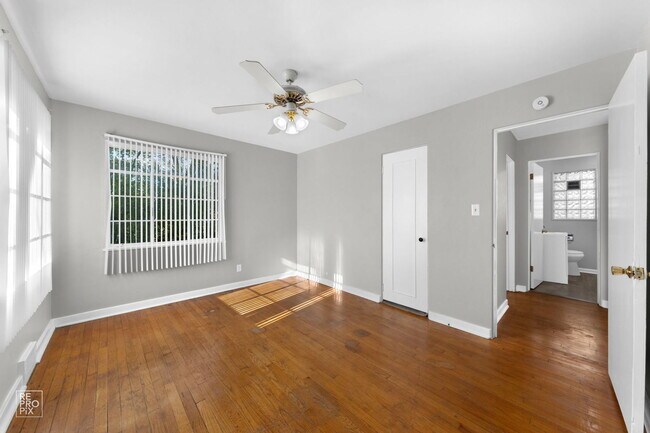 Foto del edificio - 32857 N Alleghany Rd