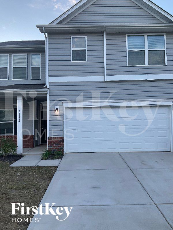 Foto principal - 7632 Wallace Farm Ln