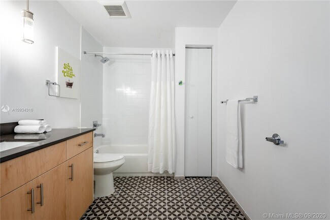 Foto del edificio - 765 NW 1st St