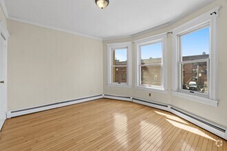 Building Photo - 122 Jewett Ave