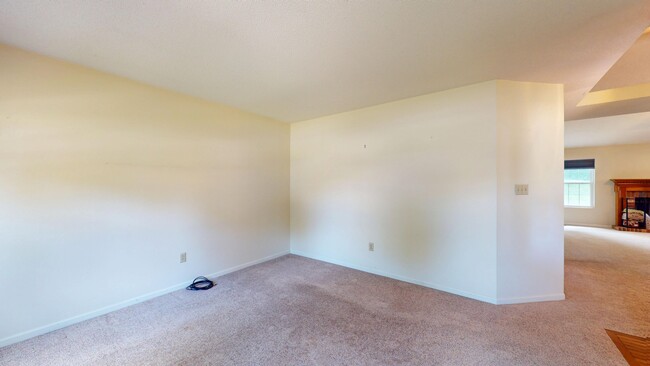 Building Photo - 1125 Butternut Ln