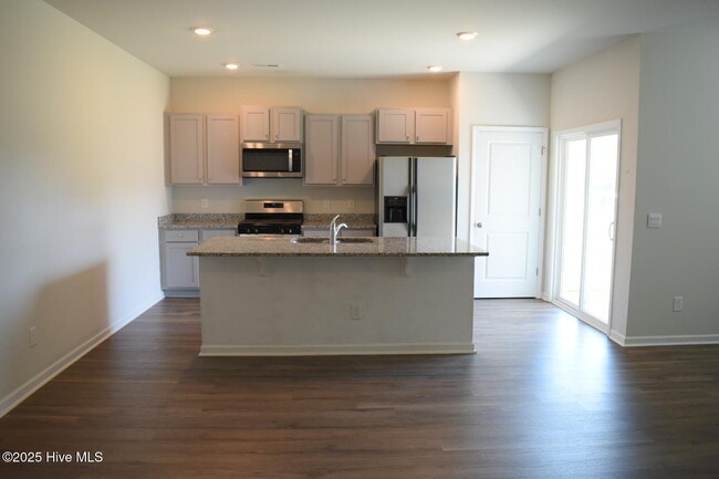 Building Photo - 832 Delta Ct