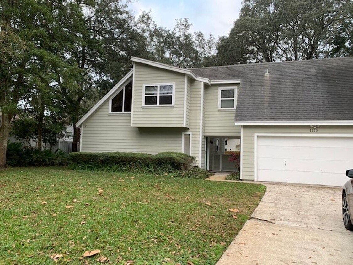 Foto principal - Beautiful Two-Story Home at the Beach