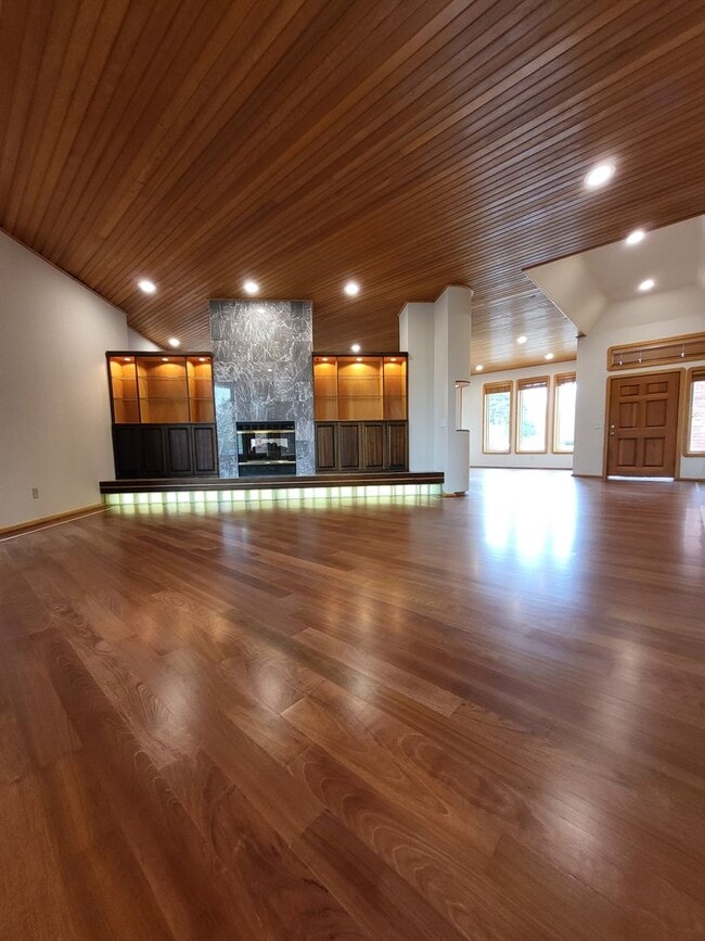 Building Photo - 604 Shadow Grove Ct