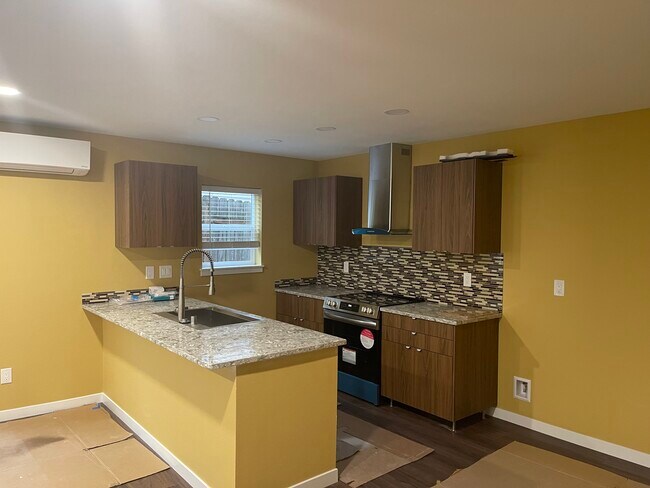 Foto del edificio - 5715 NE 74th Ct