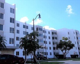 Building Photo - 250 180th Dr