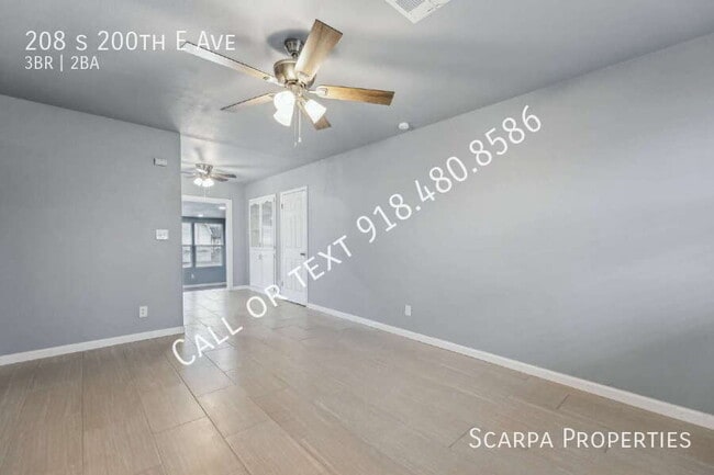 Foto del edificio - 208 S 200th E Ave