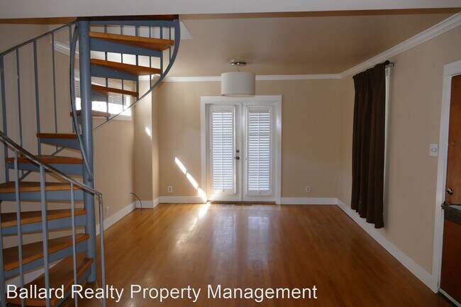 Building Photo - 3 br, 2 bath House - 2909 E Spring St