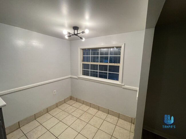 Building Photo - 2 Bed 1 Bath Home for Rent in Jacksonville...