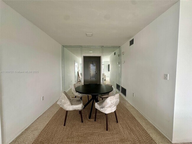 Building Photo - 1135 101st St