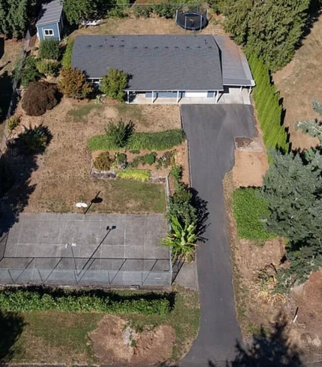 Building Photo - 56503 Crest St