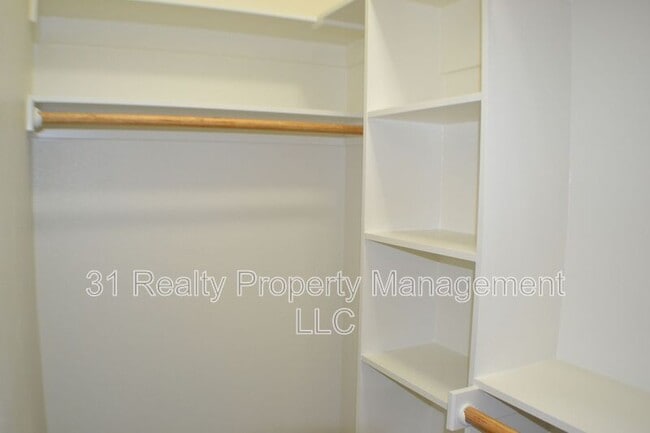 Building Photo - 1101 Southridge Ln