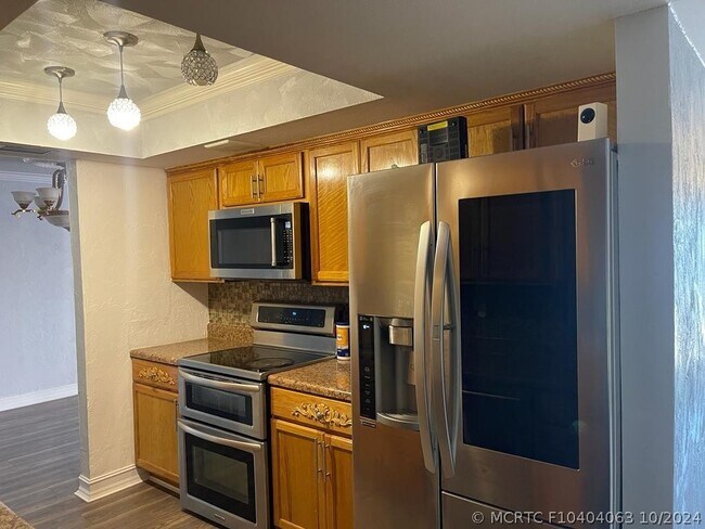 Building Photo - 8241 SW 9th St