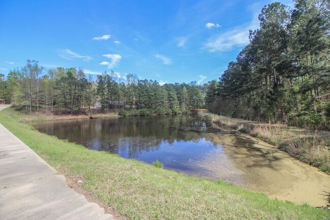 Building Photo - 20 acres! Available 9/22!