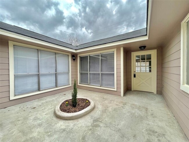 Building Photo - 7011 Brockington Dr