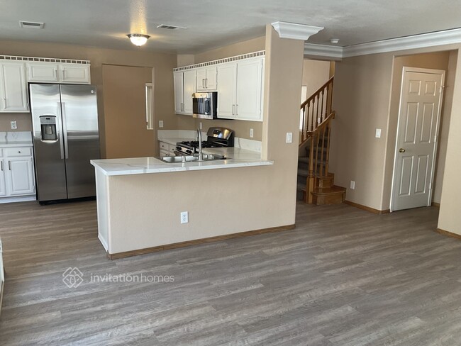 Building Photo - 6712 Rancho Santa Fe Dr