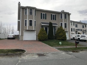 Building Photo - 8 Pearlbush Path Building Photo - 8 Pearlbush Path