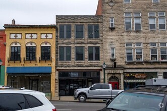 Building Photo - 118 N Walnut St
